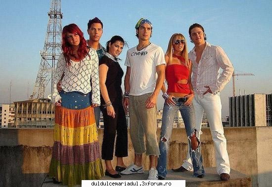 vreau sa va informez ca daca acest forum este despre dulce maria, putem scrie si despre anahi si